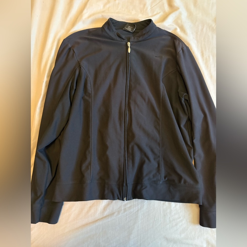 Women’s Nike dri fit athlete sweater
